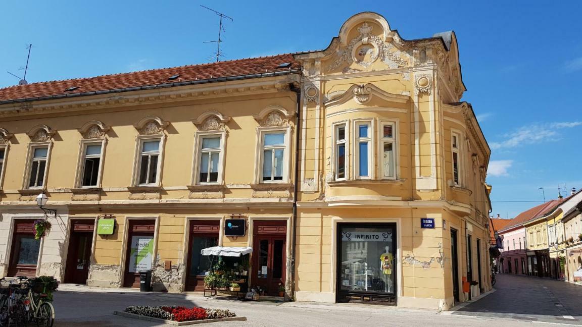 Luxury Apartment In The Heart Of Varazdin Exterior photo